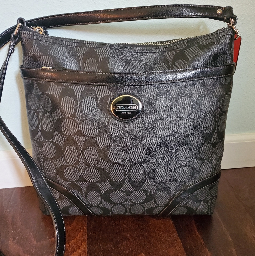 Coach Signature Peyton File Bag